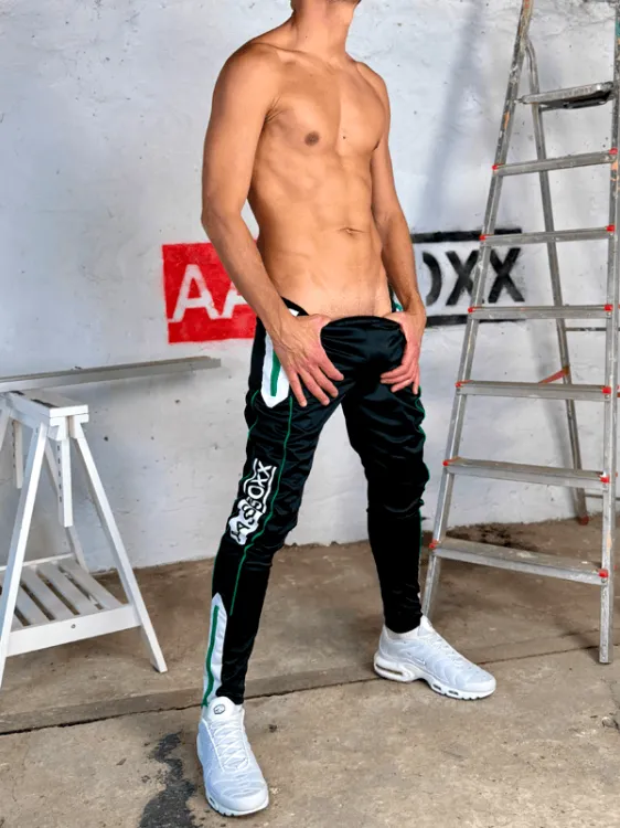 Shiny Sweatpants Rocco Green4.png