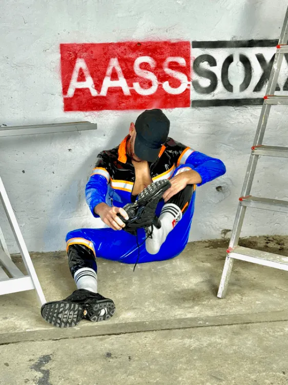 Nylon Jacket Dexx Orange6.png