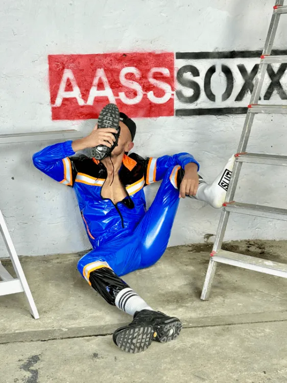 Nylon Jacket Dexx Orange7.png
