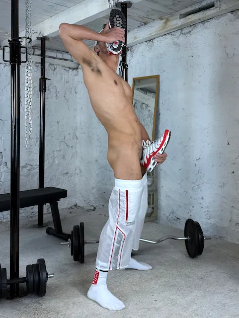 Raw Nylon Shorts Malik White - 7.jpeg
