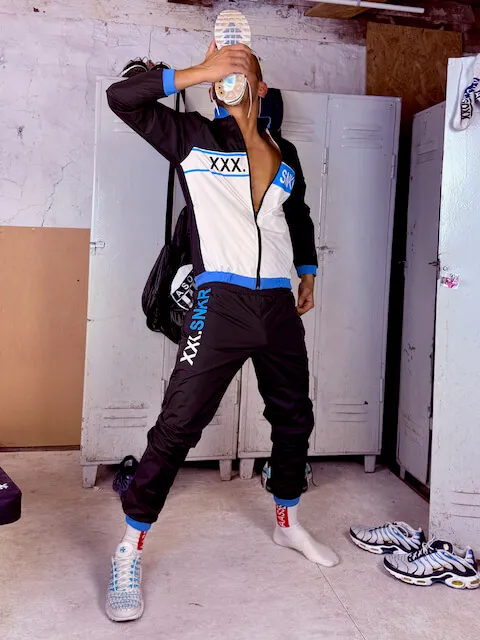 Rubbered Nylon Jacket XXX.original Blue - 5.jpeg